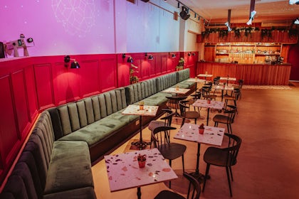Main Bar 7