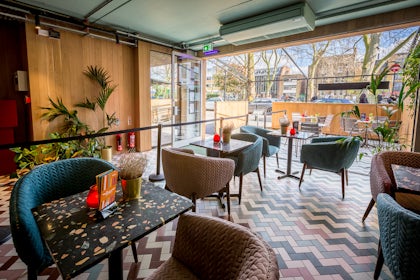 Main Bar 4