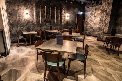 Topaz private room 2