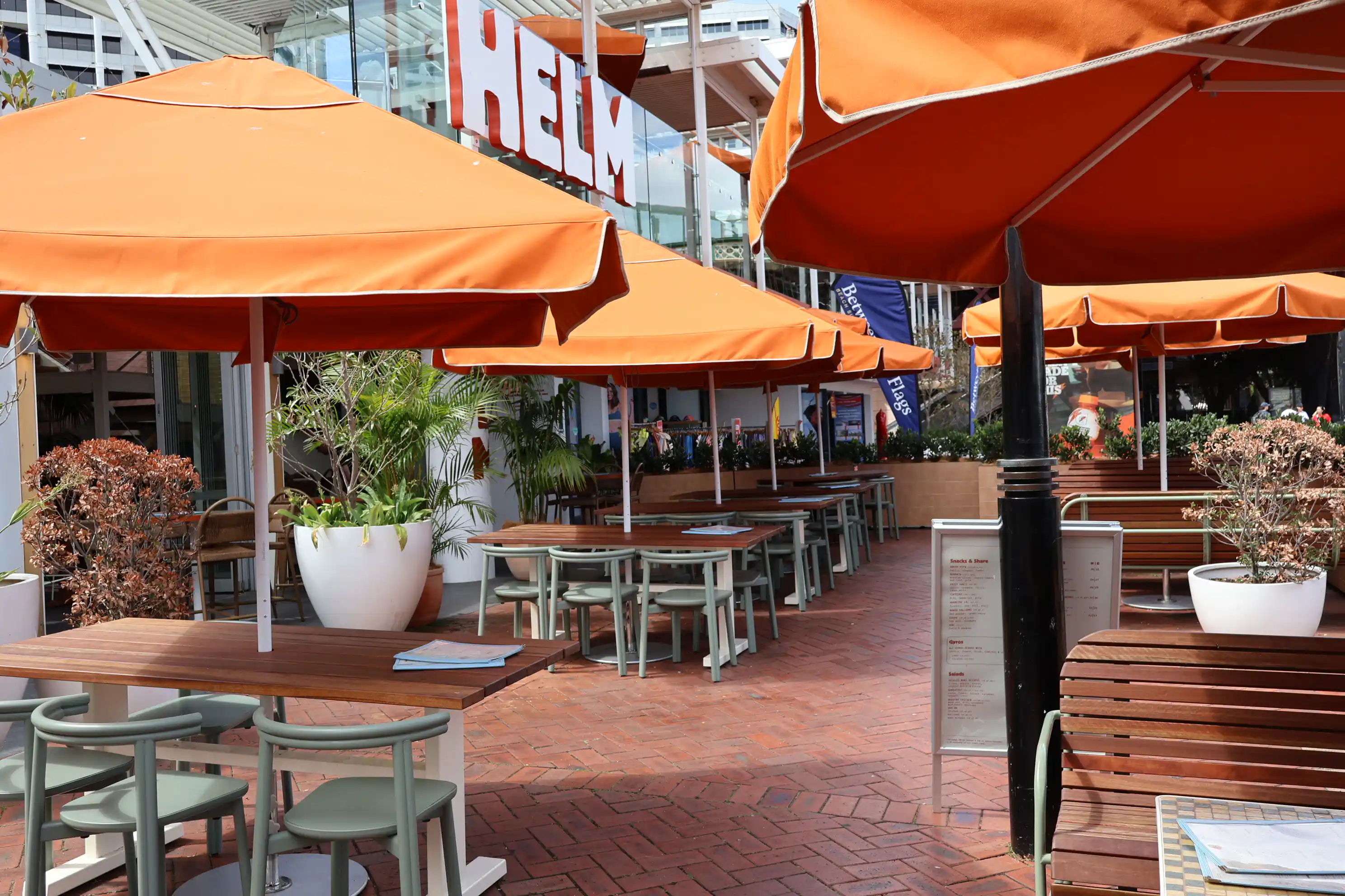 Helm Cockle Bay - The Garden 