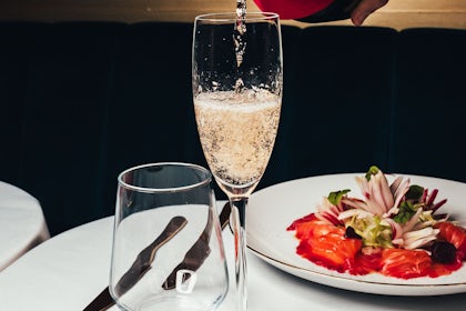 PRIVATE HIRE KENSINGTON 6