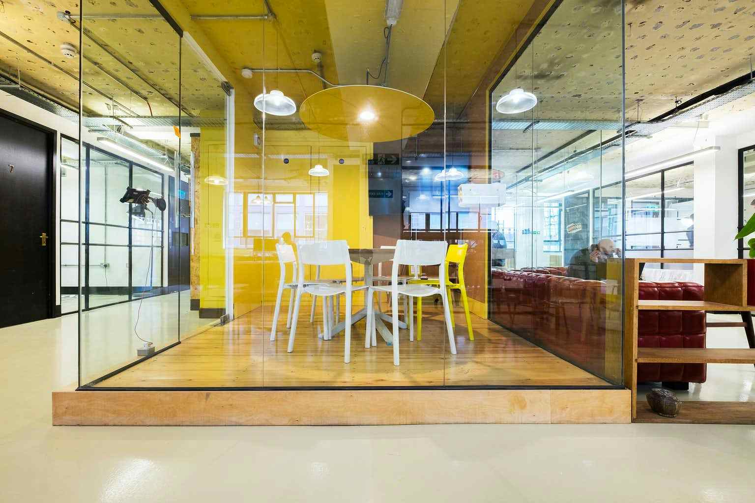 Meeting room for up to 4 people