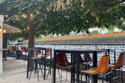 LA TERRAZA OUTSIDE 2