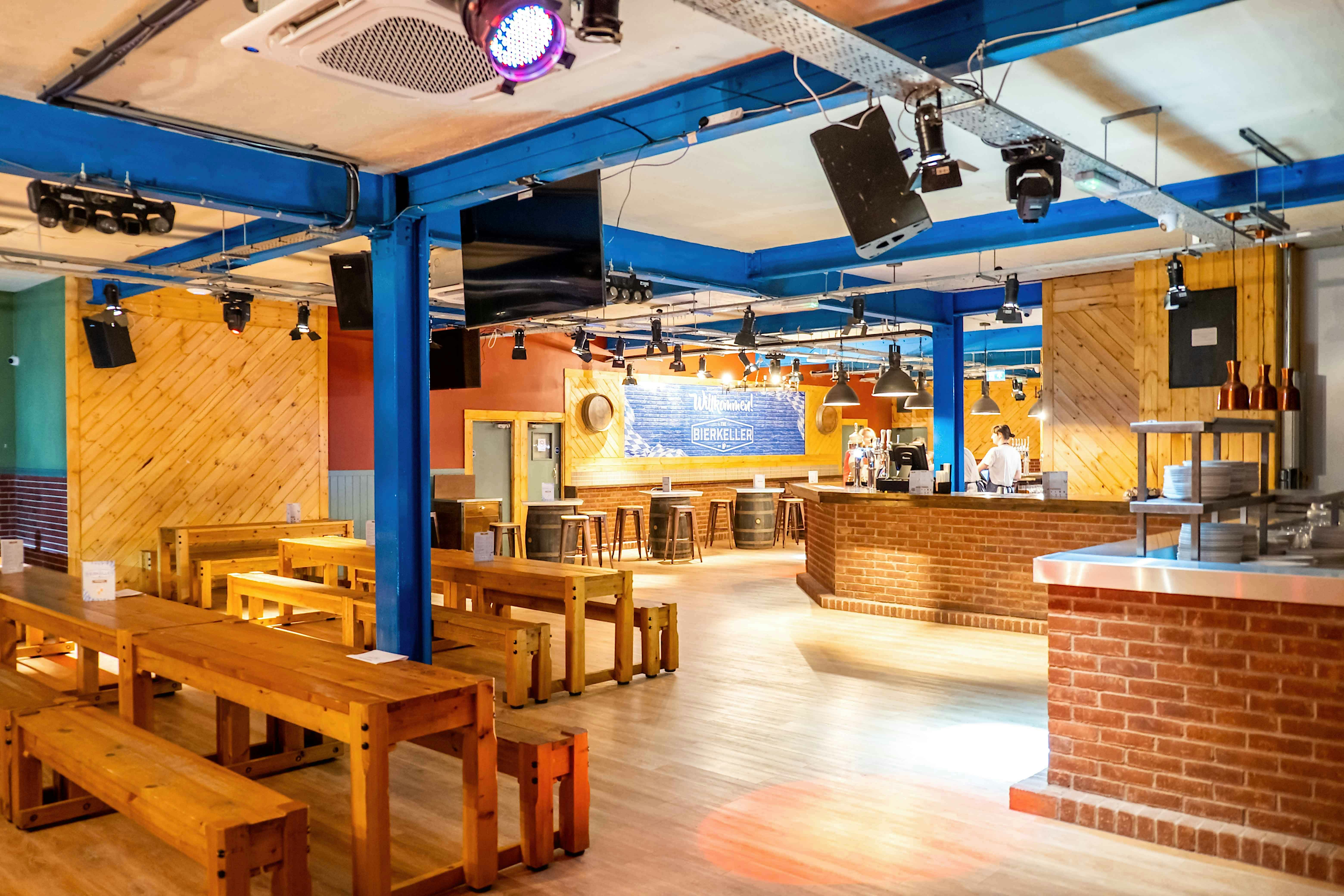 Bierkeller Bar 9