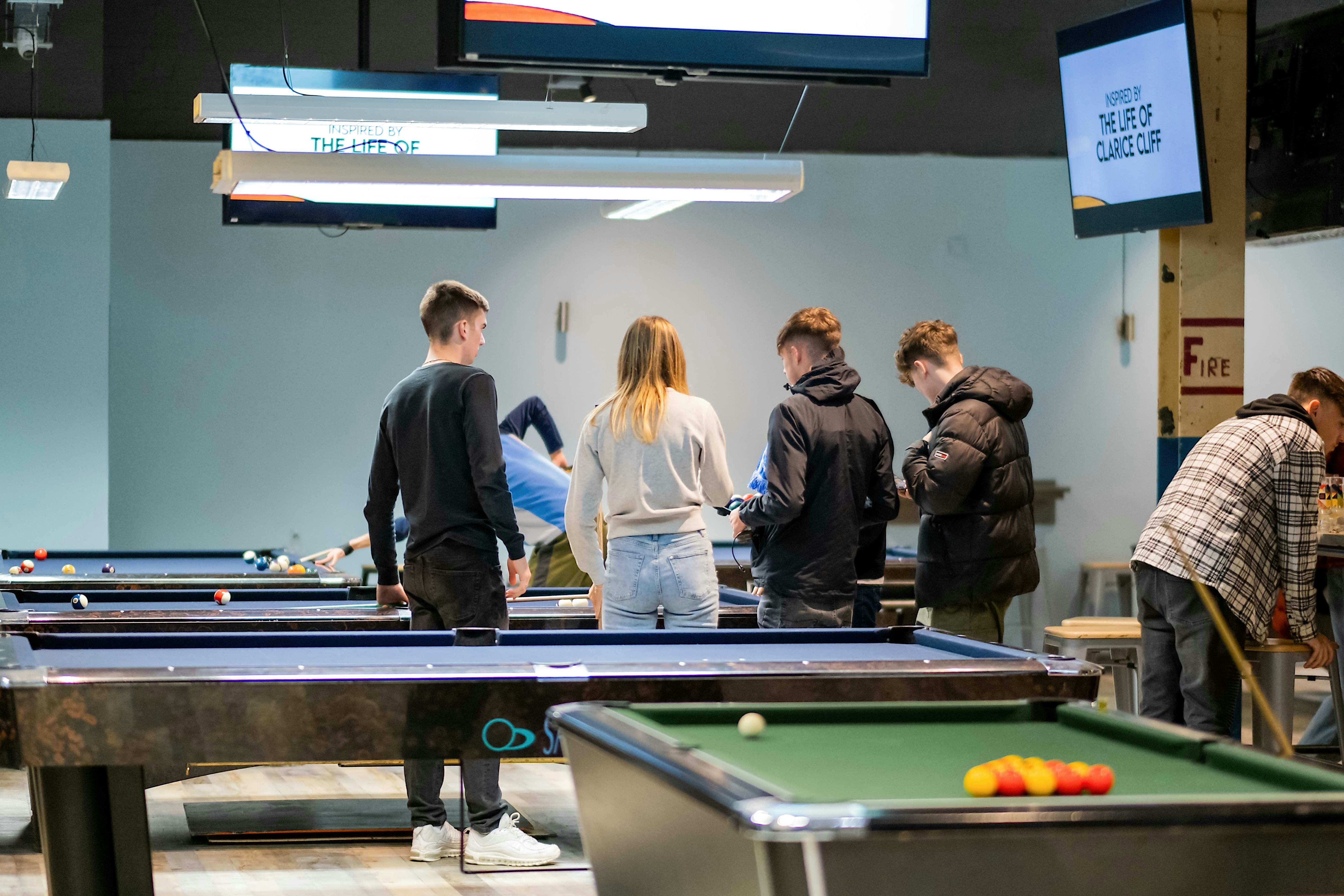 Shooters Rack 'n' Roll Sports Bar 2