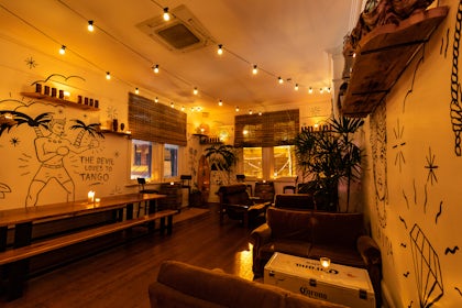 Island Bar 1