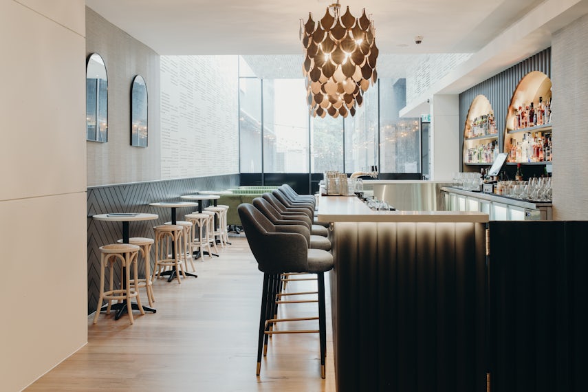 Main Bar 0