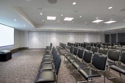 Sidney Suite 2