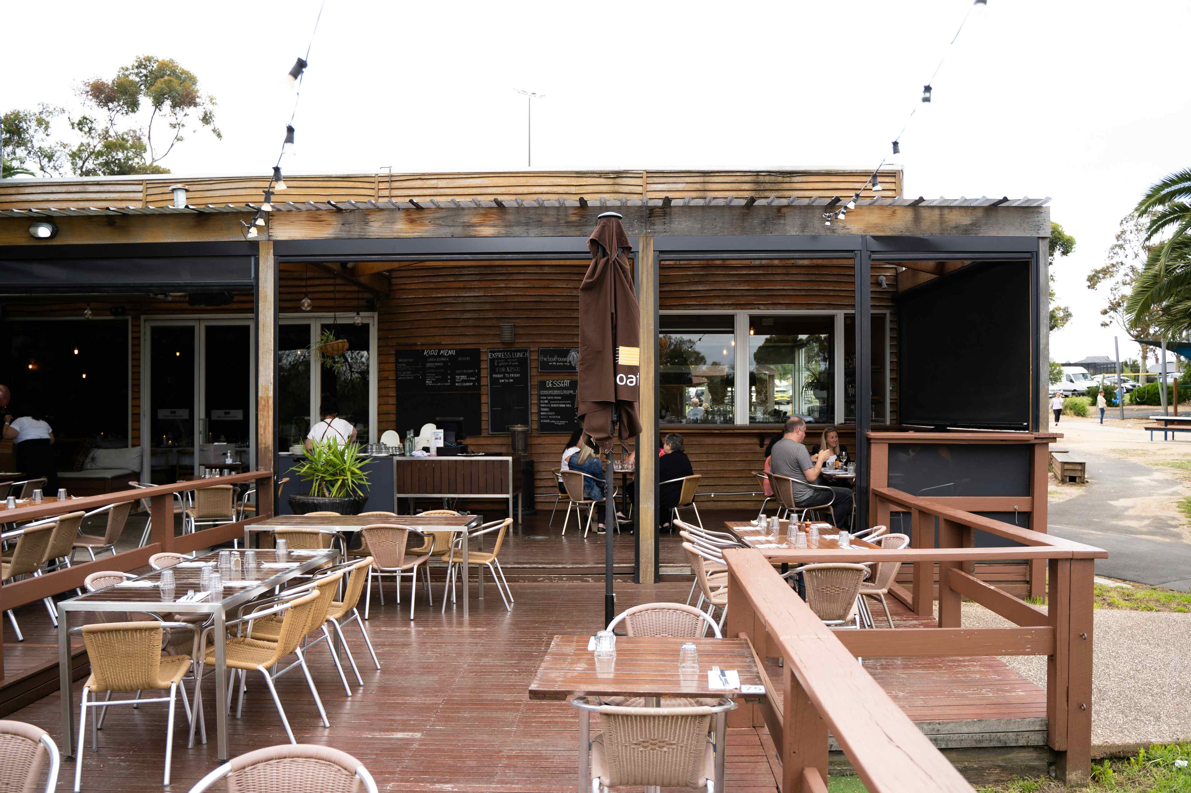 Undercover Terrace 6