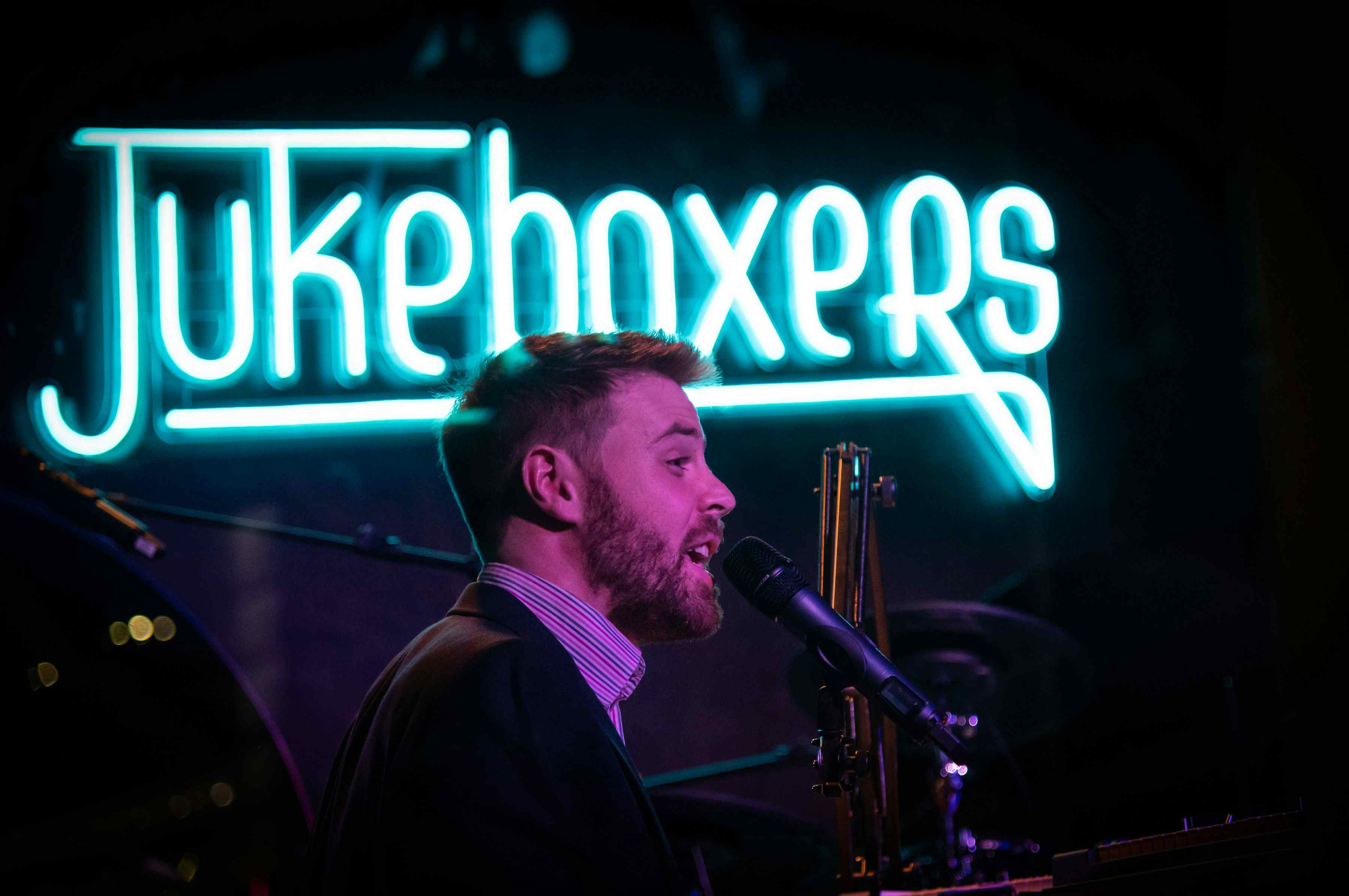 Jukeboxers Duelling Piano Bar 5