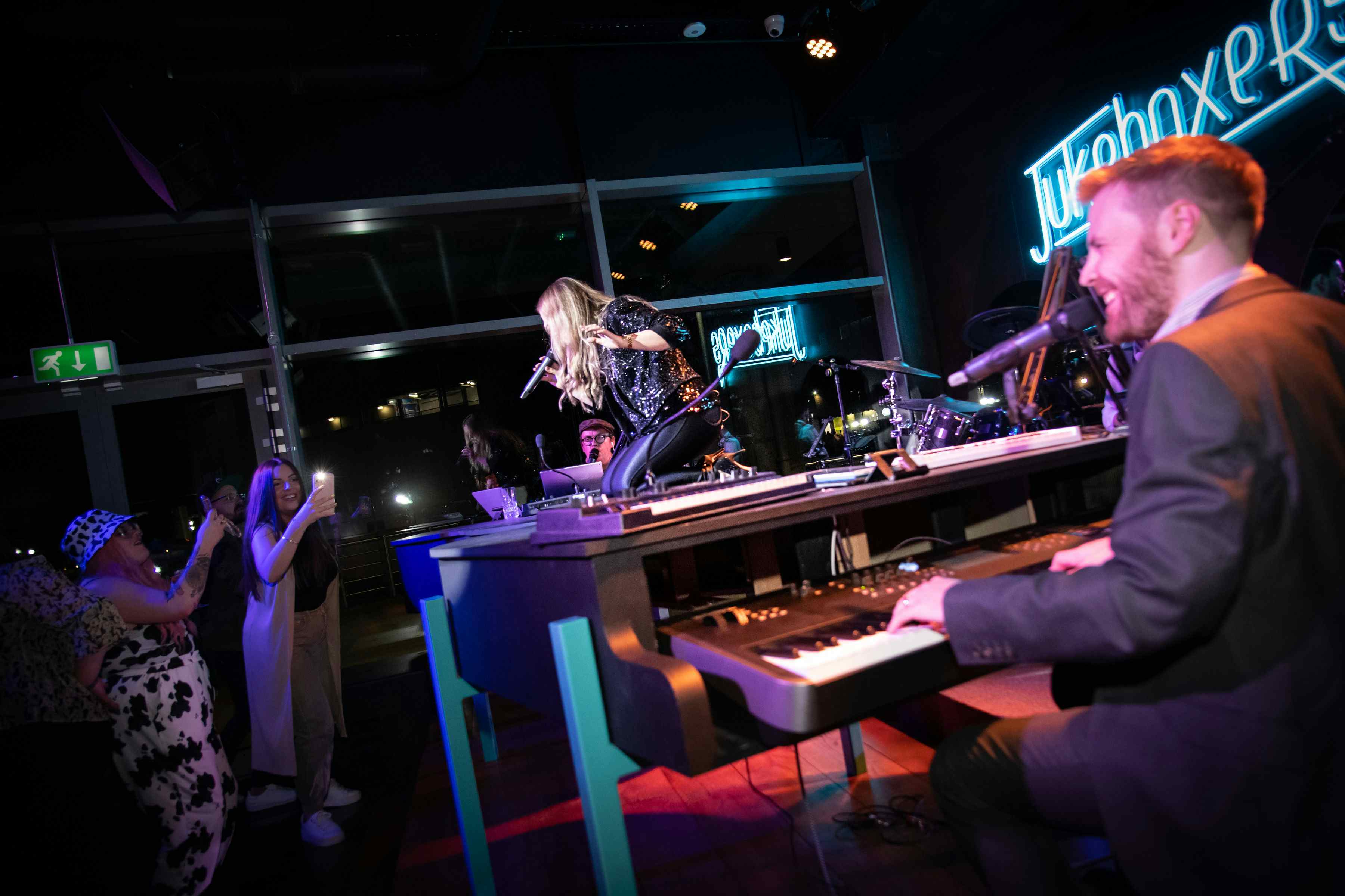 Jukeboxers Duelling Piano Bar 0