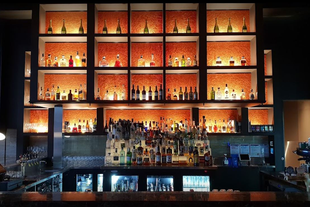 Roc's Bar & Kitchen 2