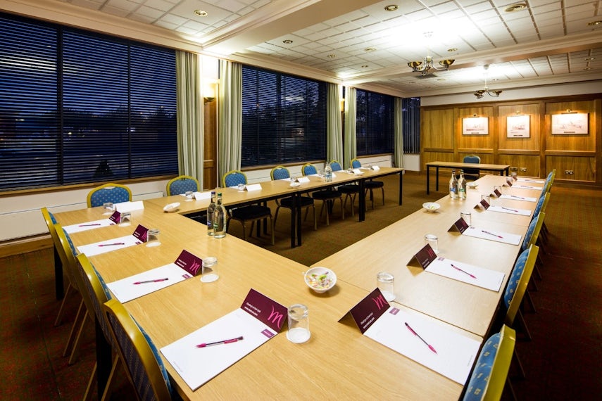 Club Room 0