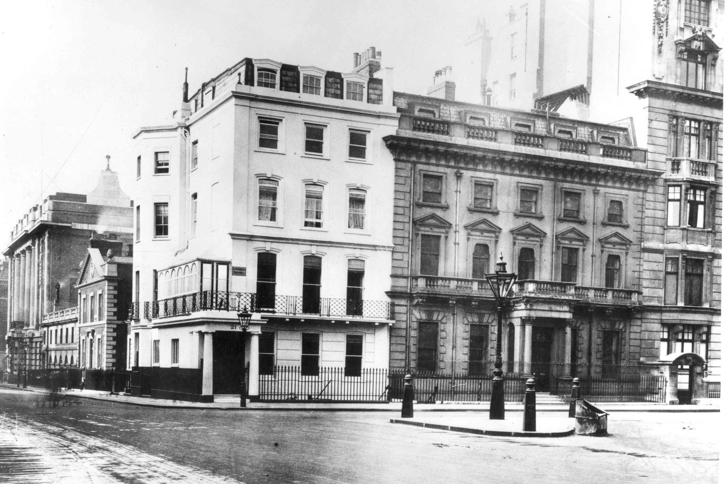 The Mona Grey room 2