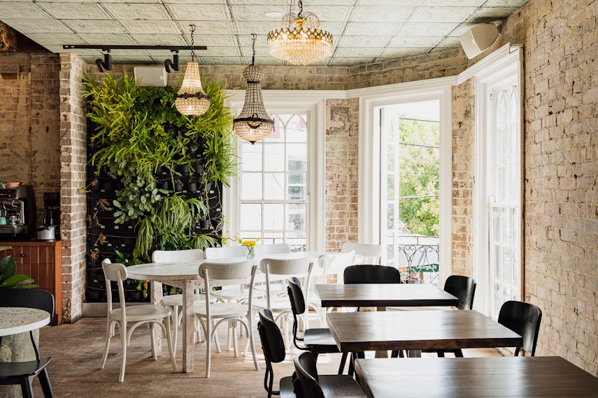 Exclusive Hire, Level 1 0