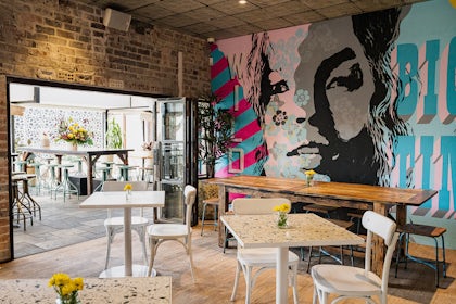 Exclusive Hire, Level 1 5