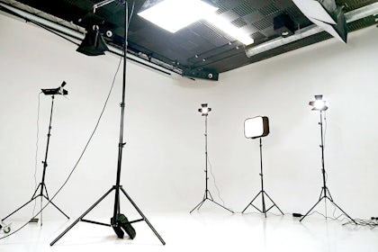 Studio One | White Infinity Cove 1