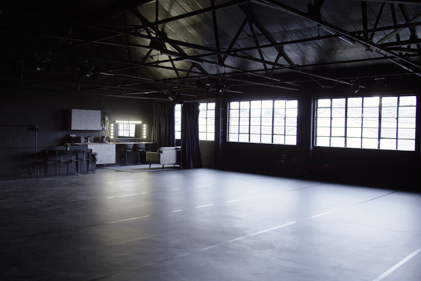 Klatch Studio - Studio 2: Black Box 0
