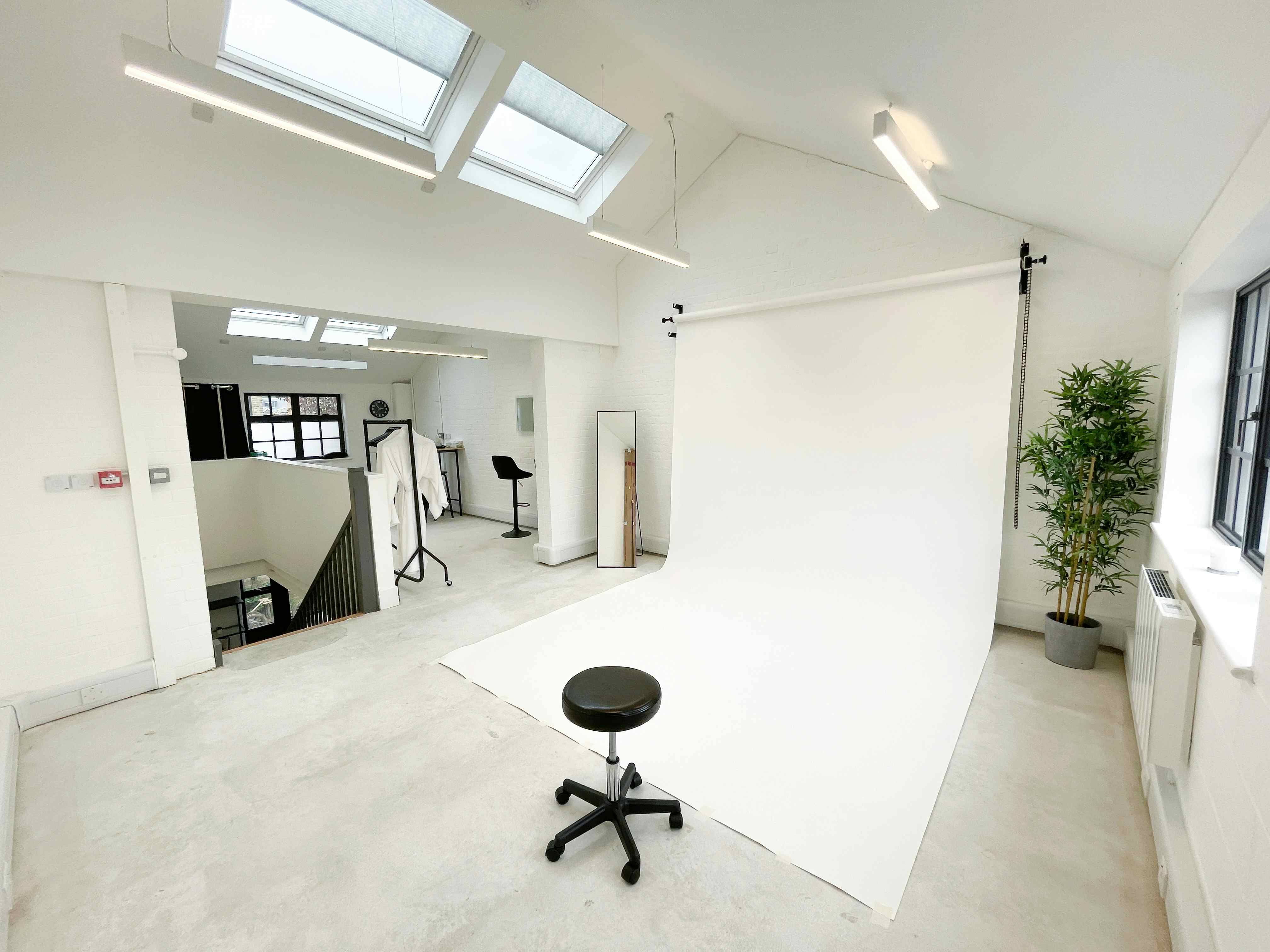 Everyangle Studio: Industrial Style Daylight Photo Studio in South West London, Everyangle Studio
