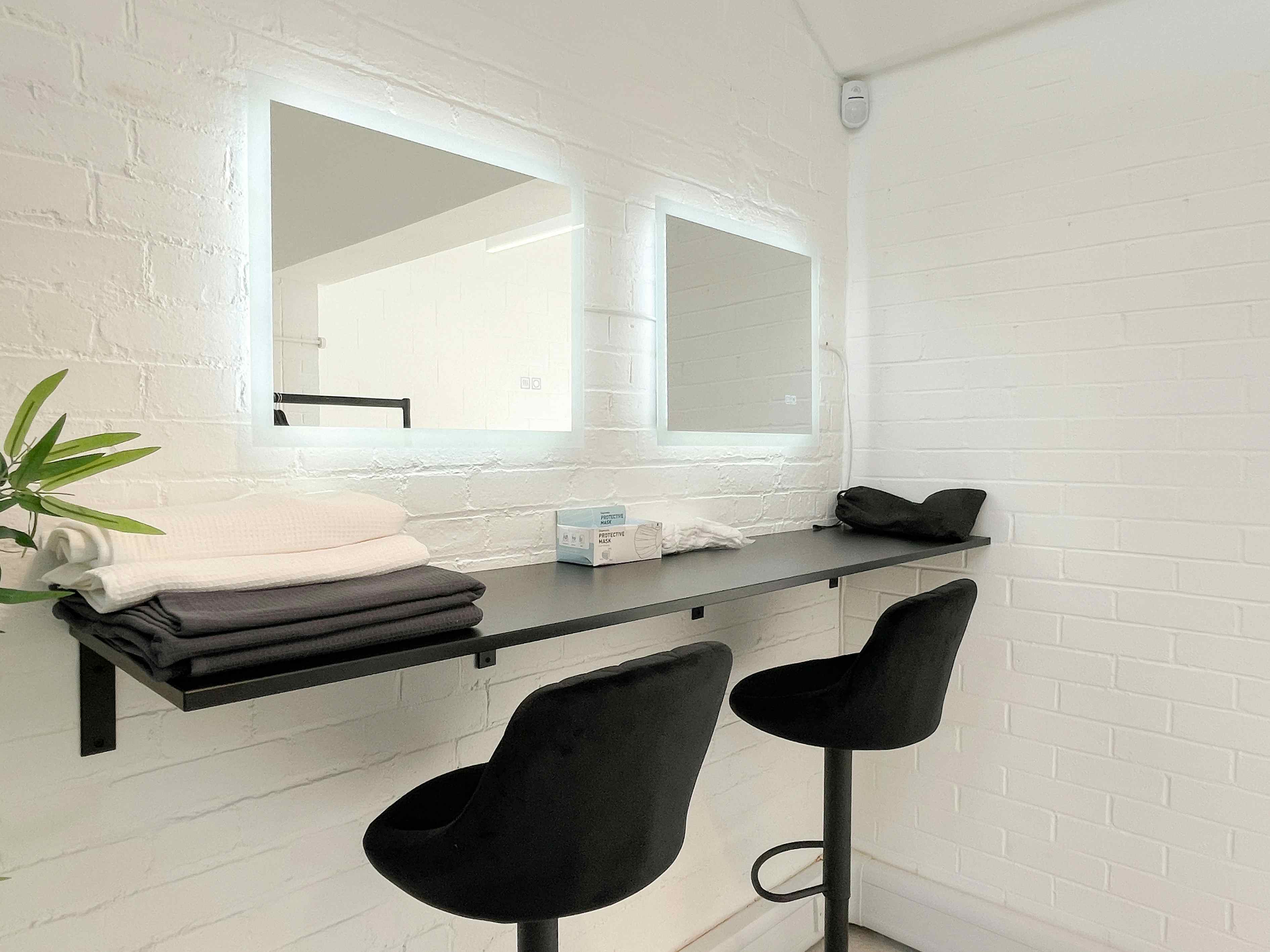 Everyangle Studio: Industrial Style Daylight Photo Studio in South West London 1