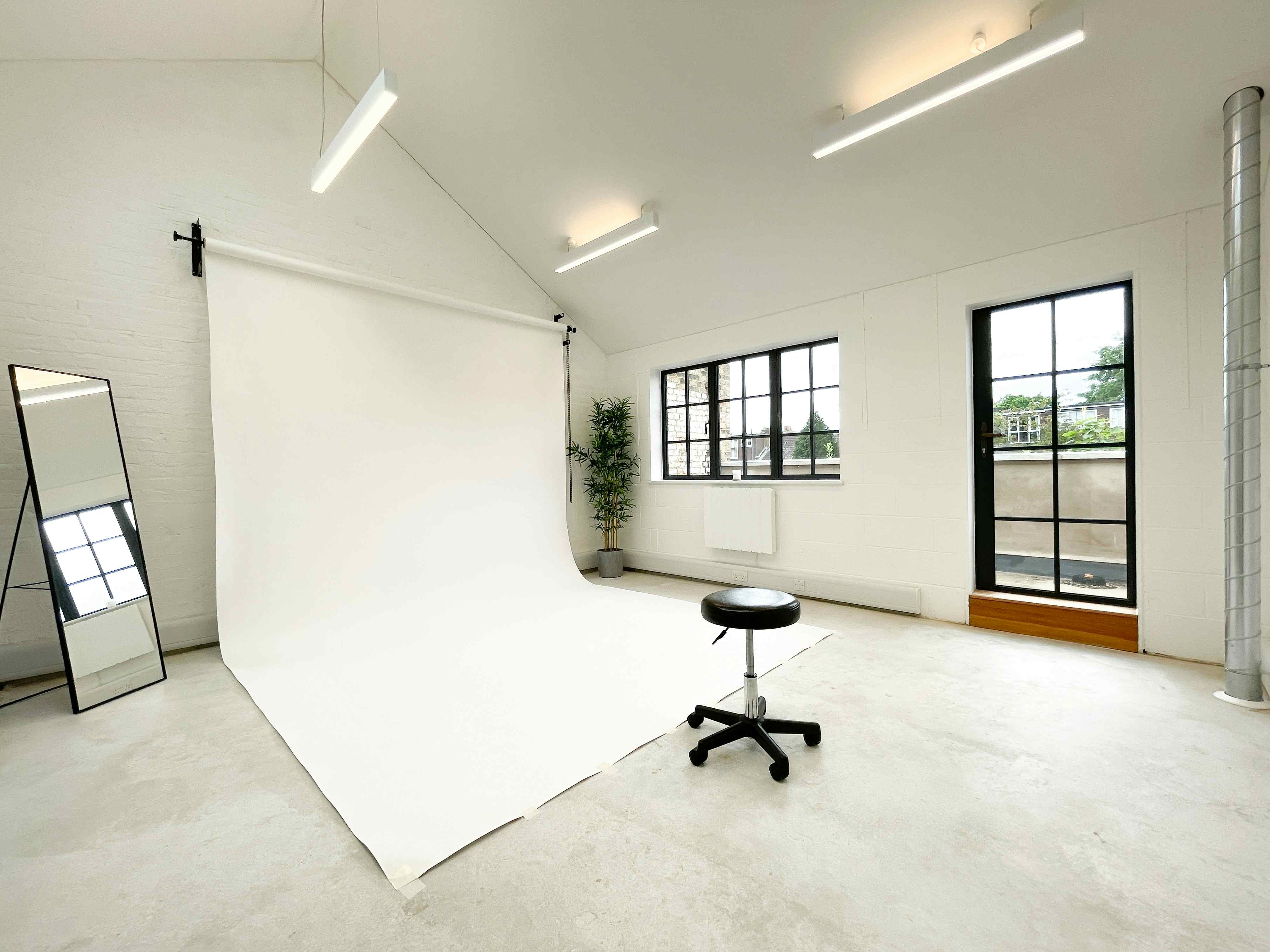 Everyangle Studio: Industrial Style Daylight Photo Studio in South West London 6