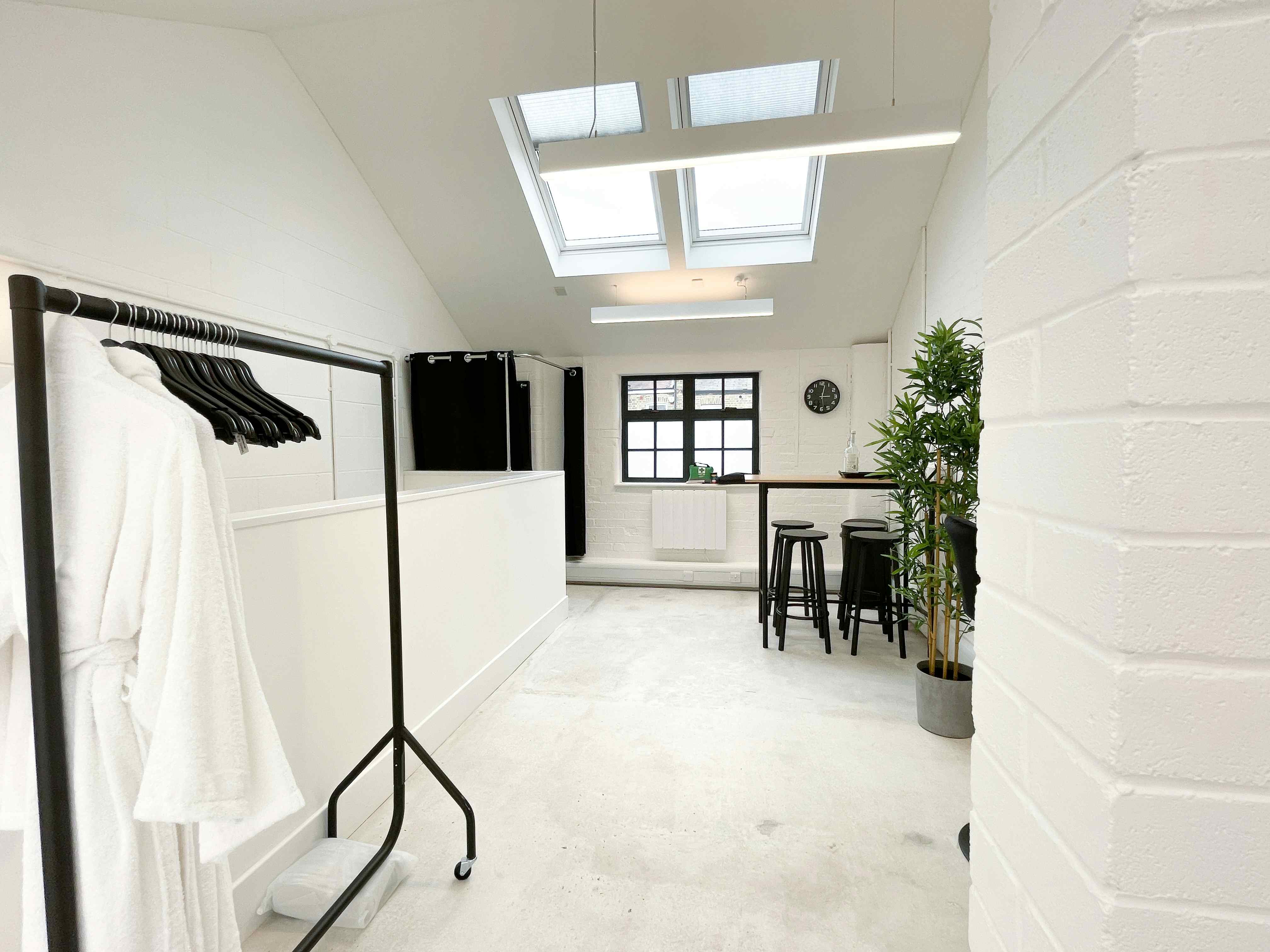 Everyangle Studio: Industrial Style Daylight Photo Studio in South West London 5