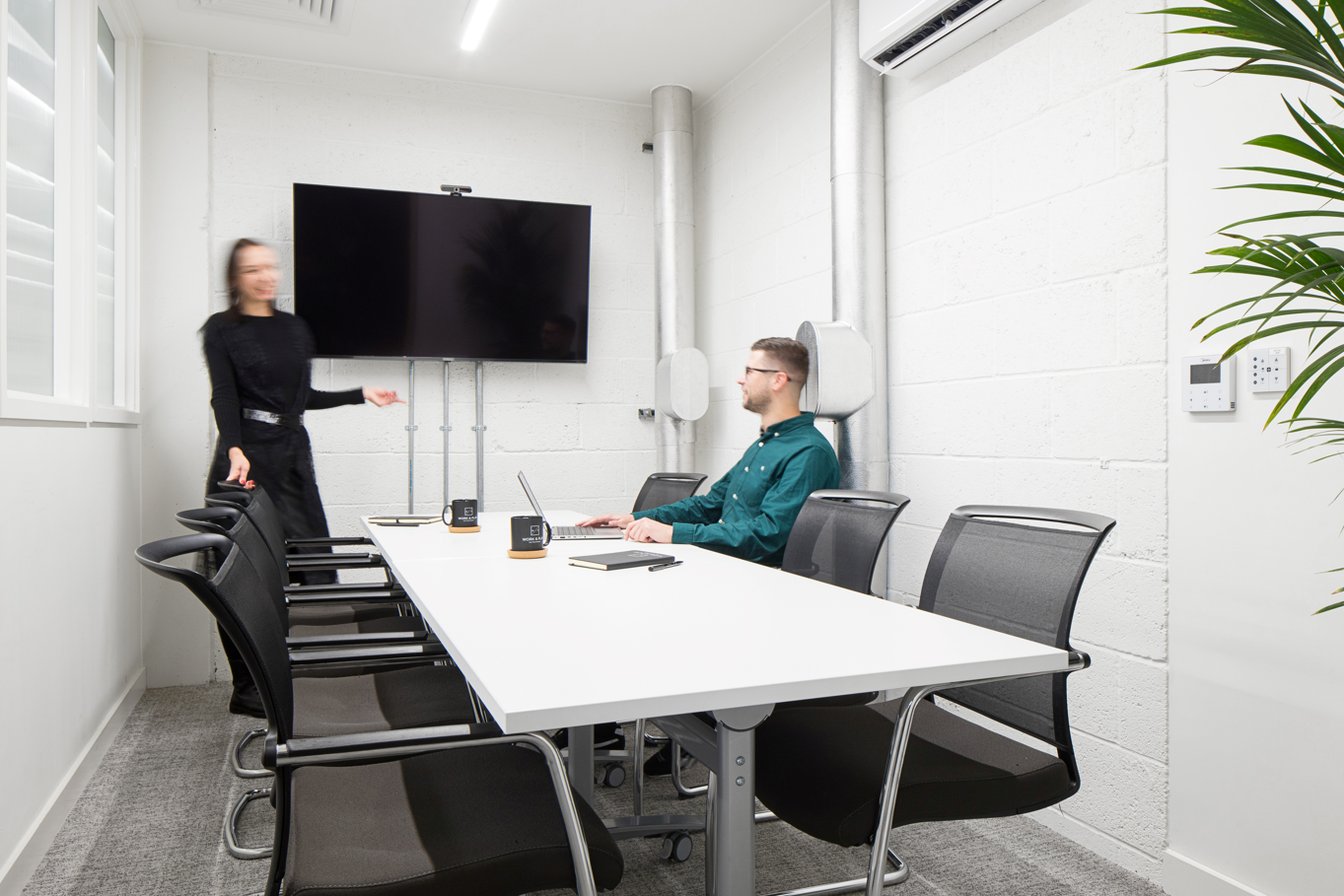 Work + Play . Meeting room 0