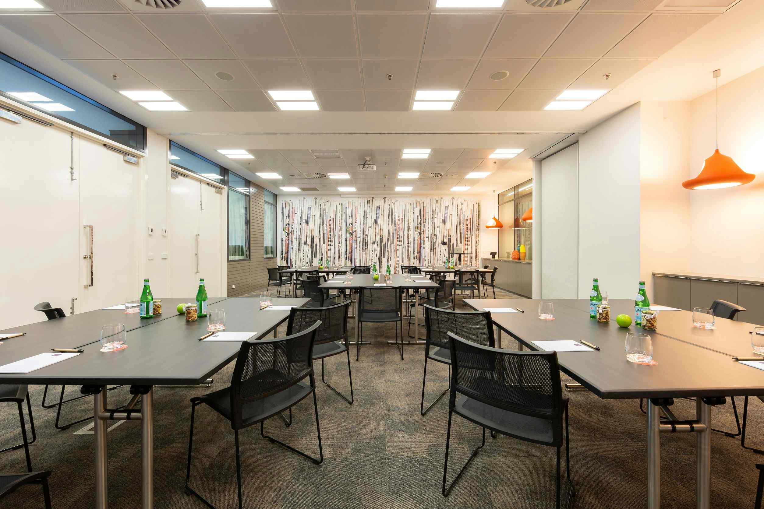 Daily Chronicle Room 1