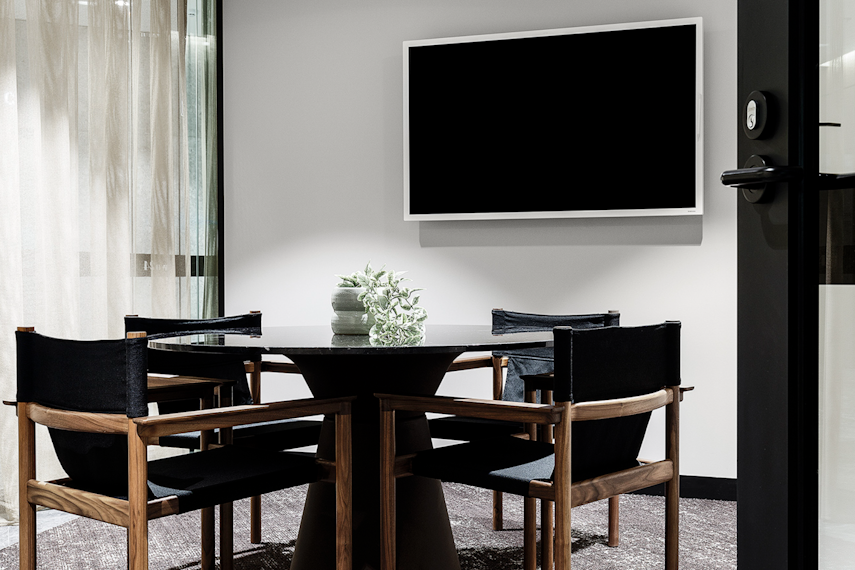 TI - Discussion Room 0
