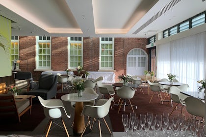 Lounge 4