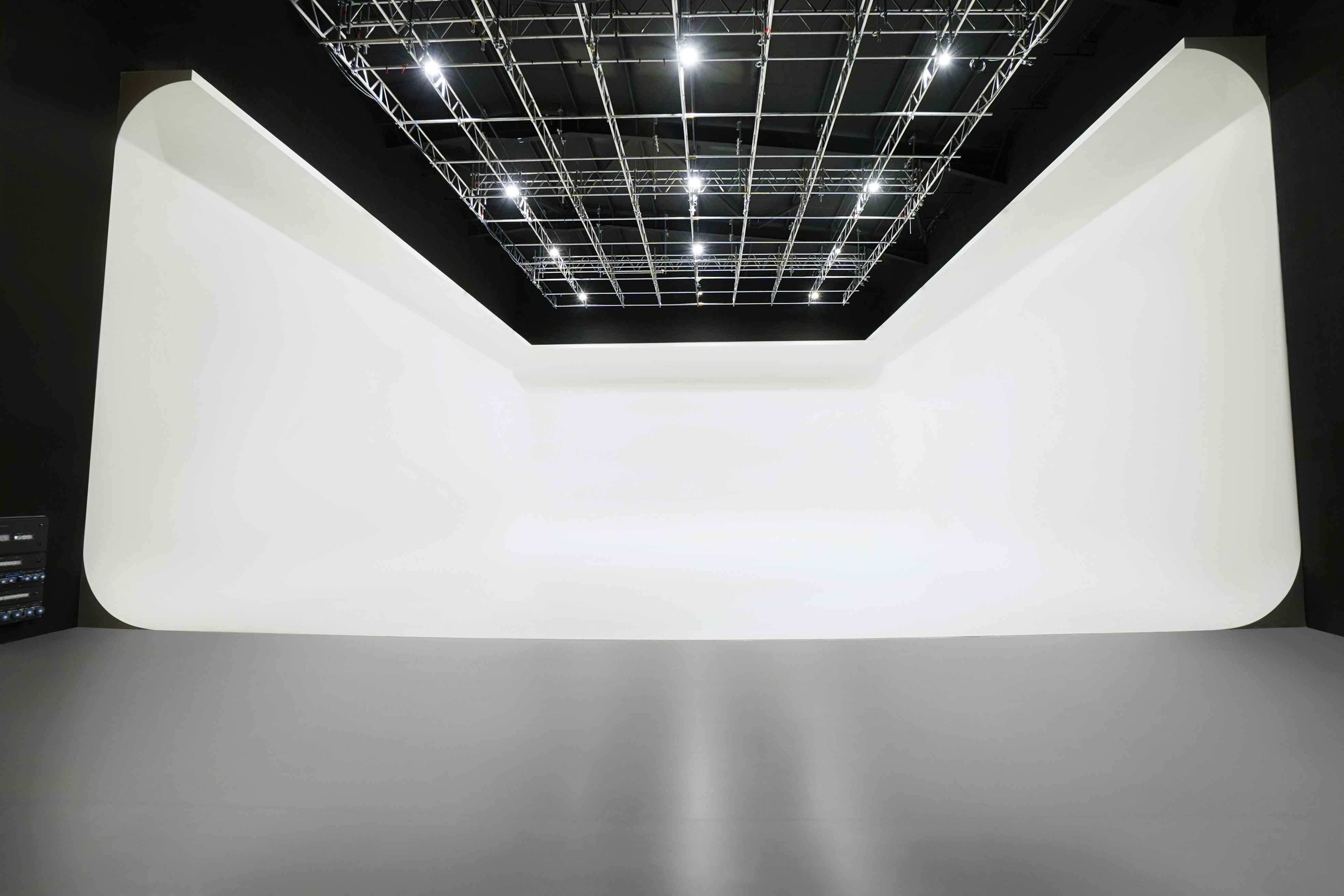 London Film Studios  0