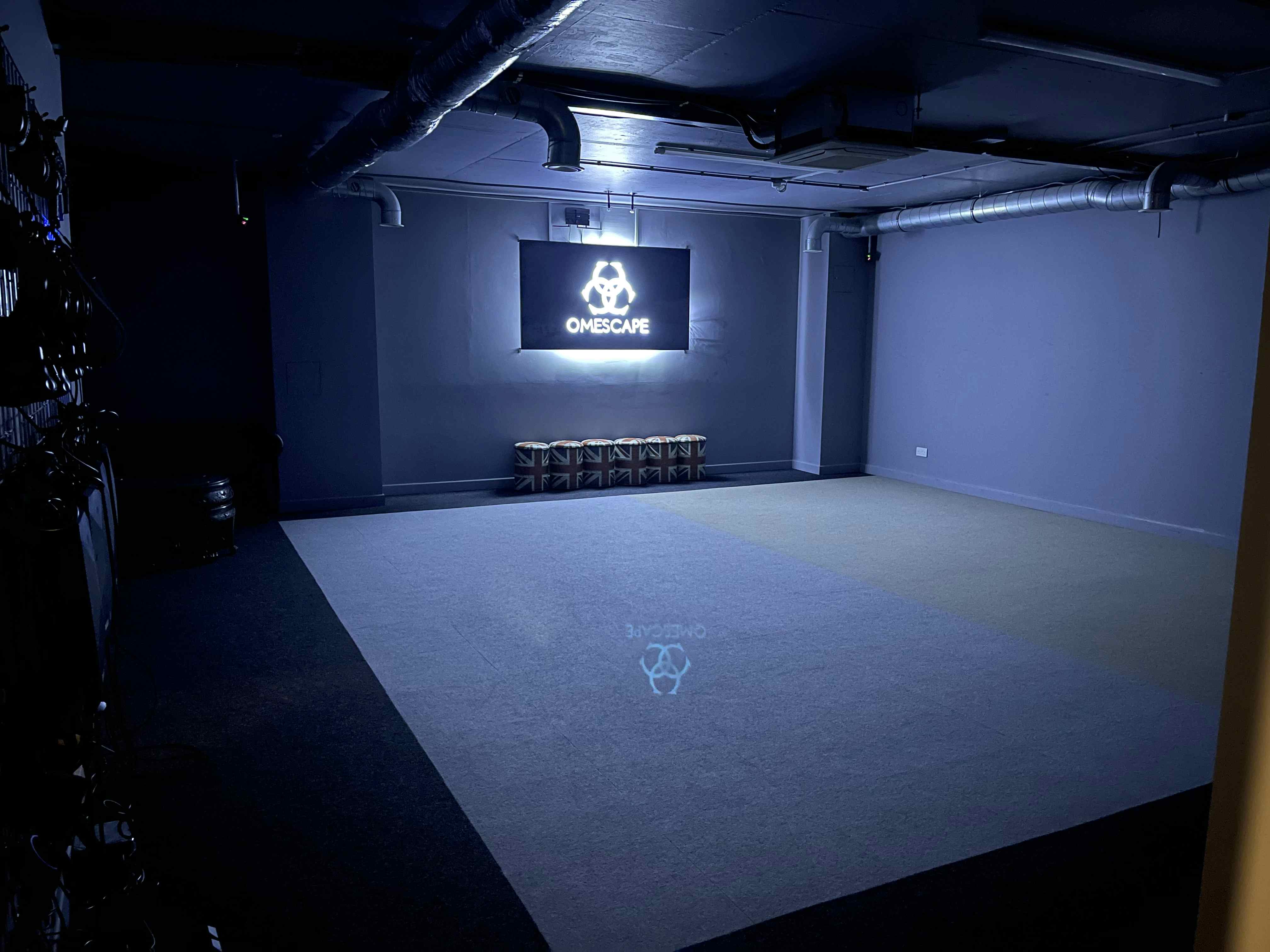 Escape room and free roam VR 1