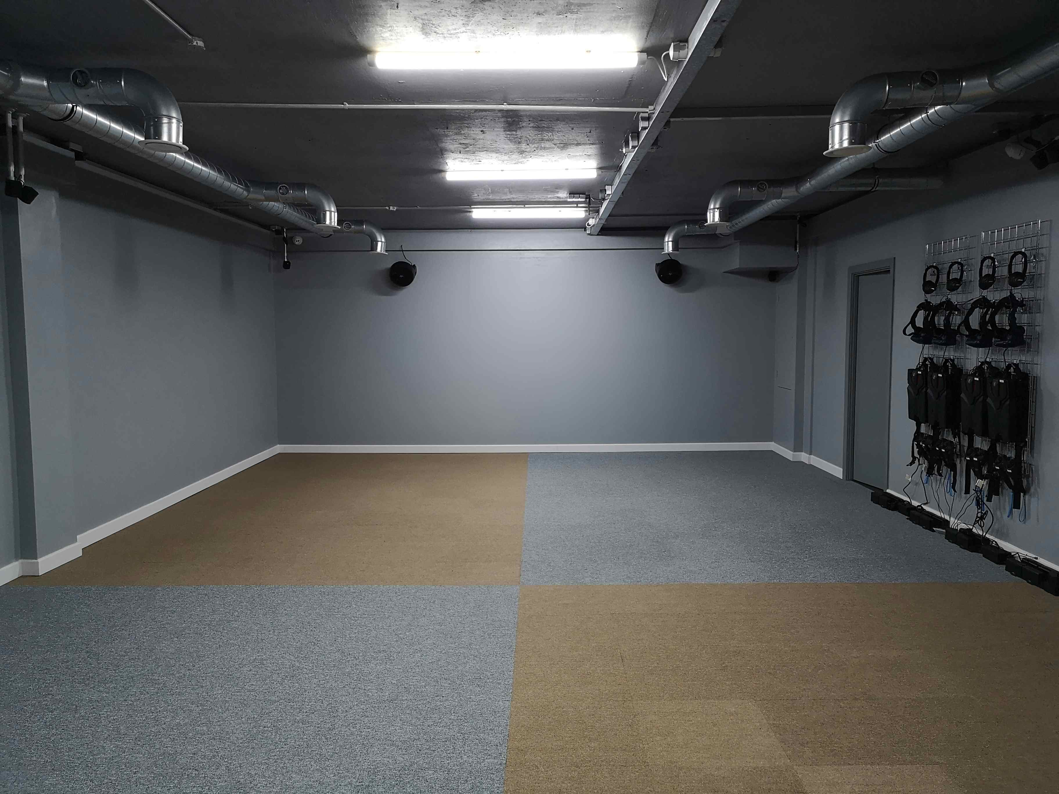 Escape room and free roam VR 2