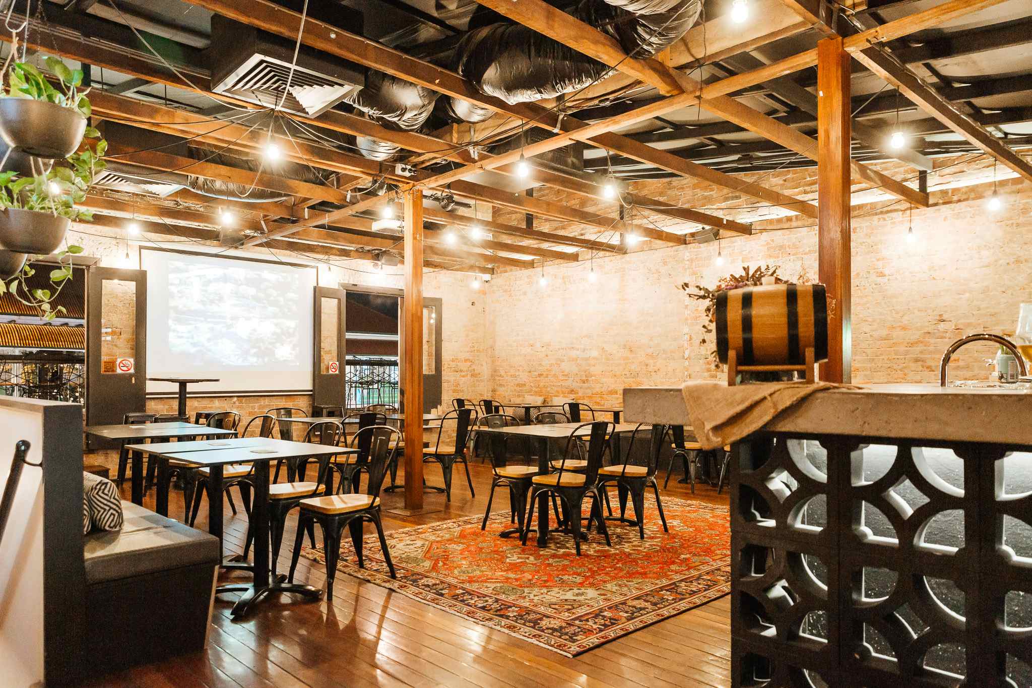 Hidden Windows Room 0