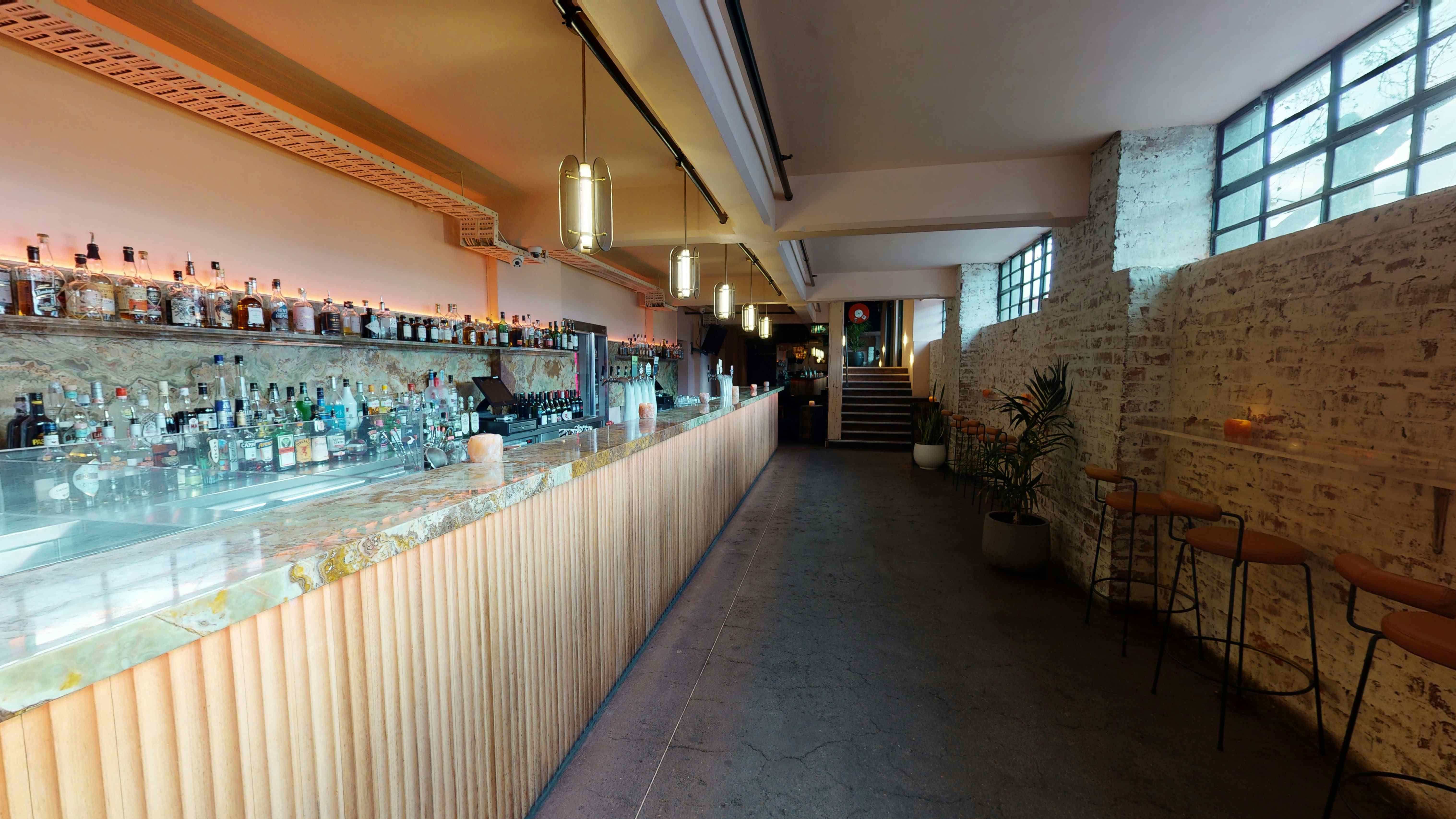 Main Bar 1
