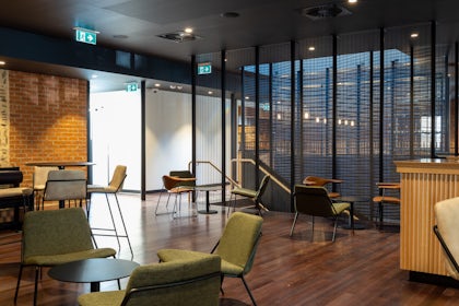 Verandah Bar 1