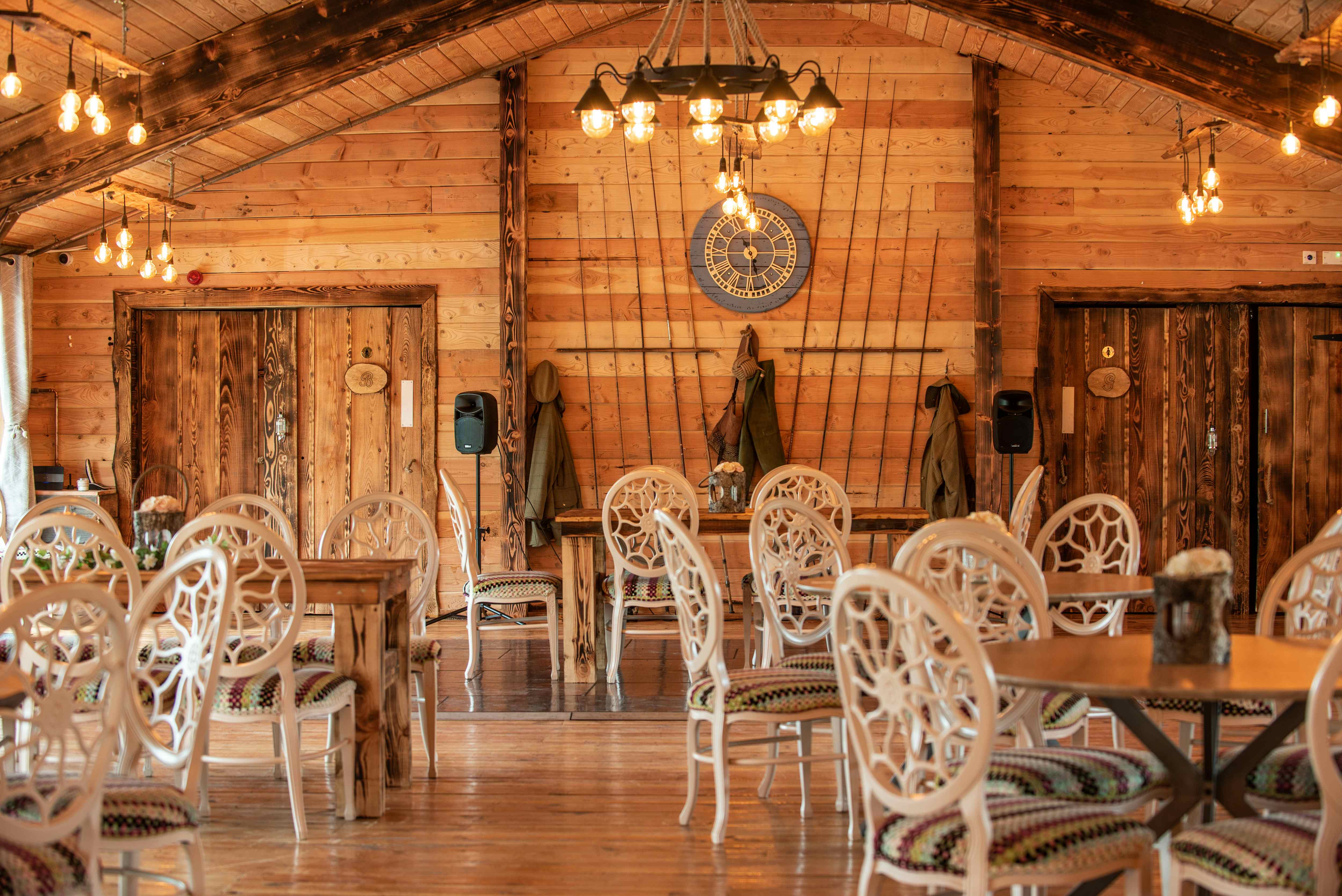 Silverwood Lodge Resort and Event's Barn  2