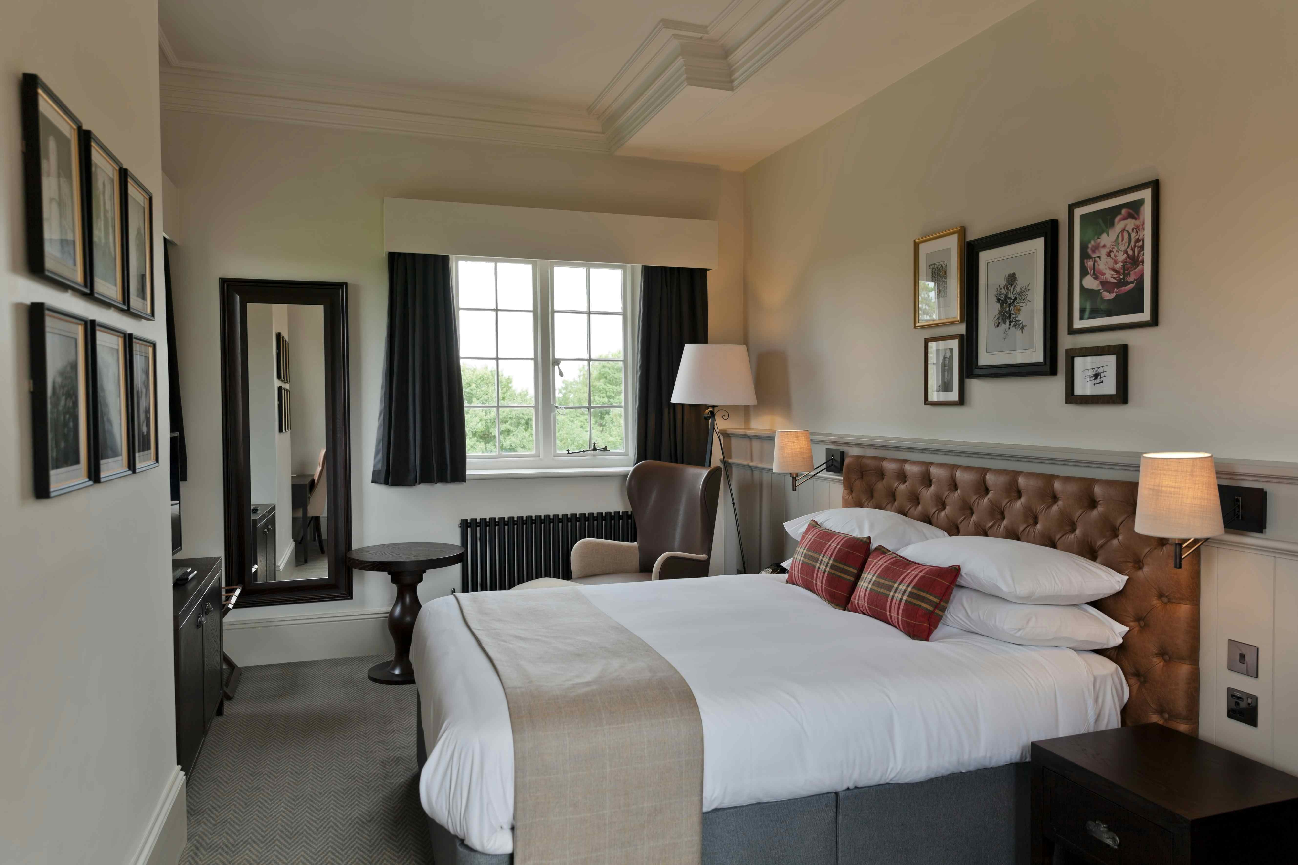 The Towers, De Vere Horsley 18