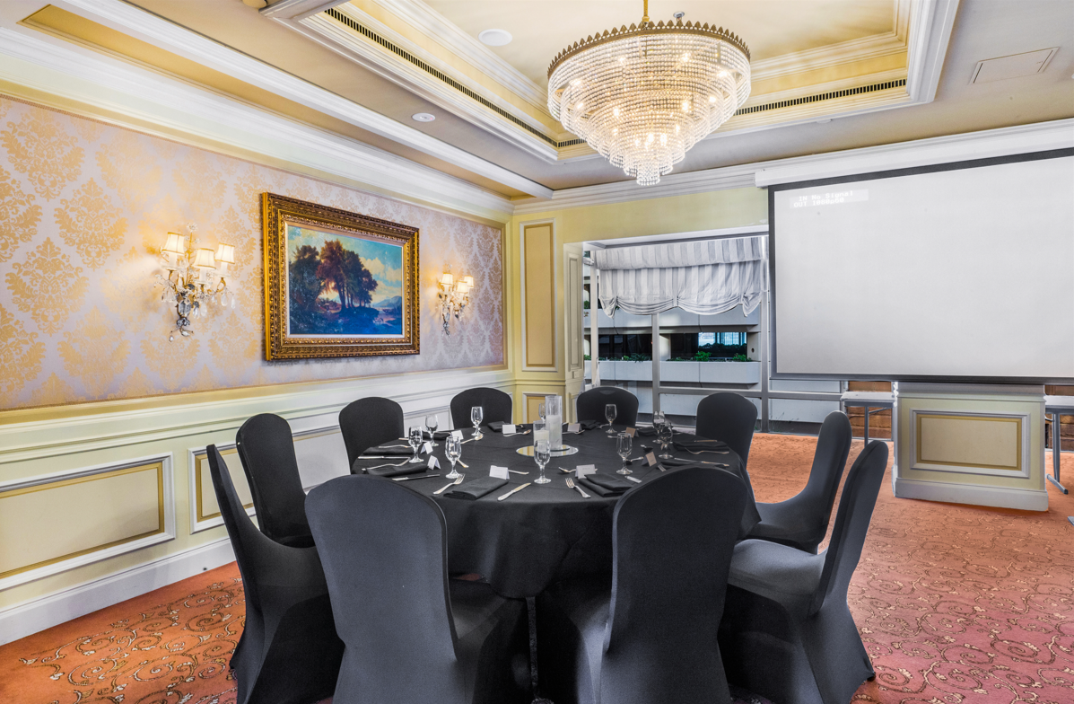 The Elizabeth Room 2