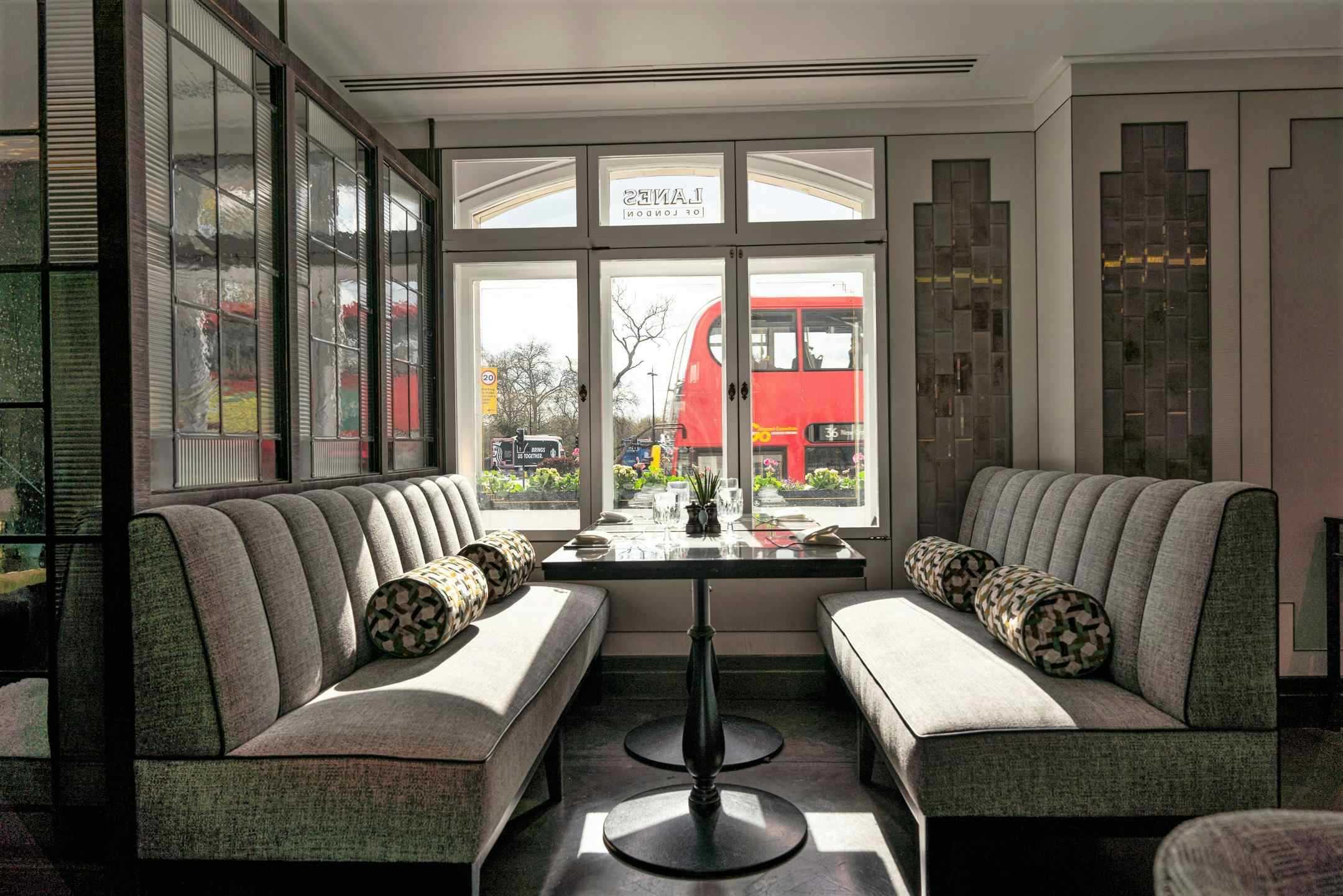 Lanes of London Restaurant 0