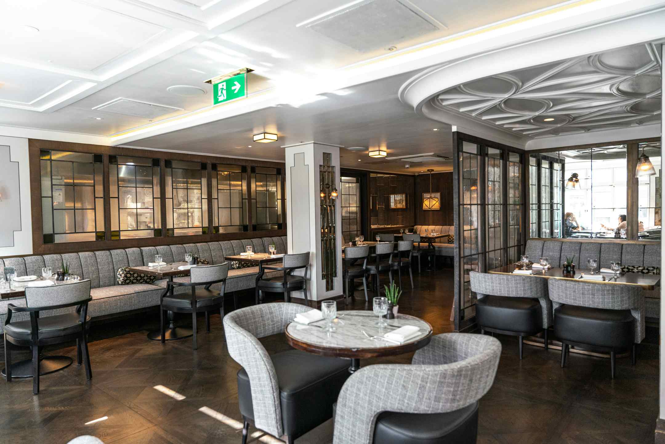 Lanes of London Restaurant 1