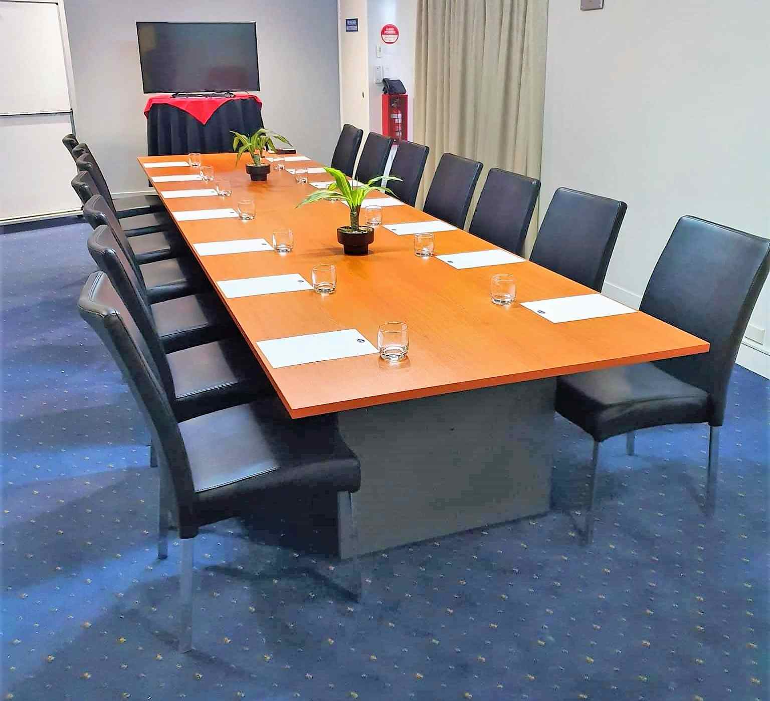 Go Between Boardroom