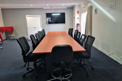 Go Between Boardroom 1