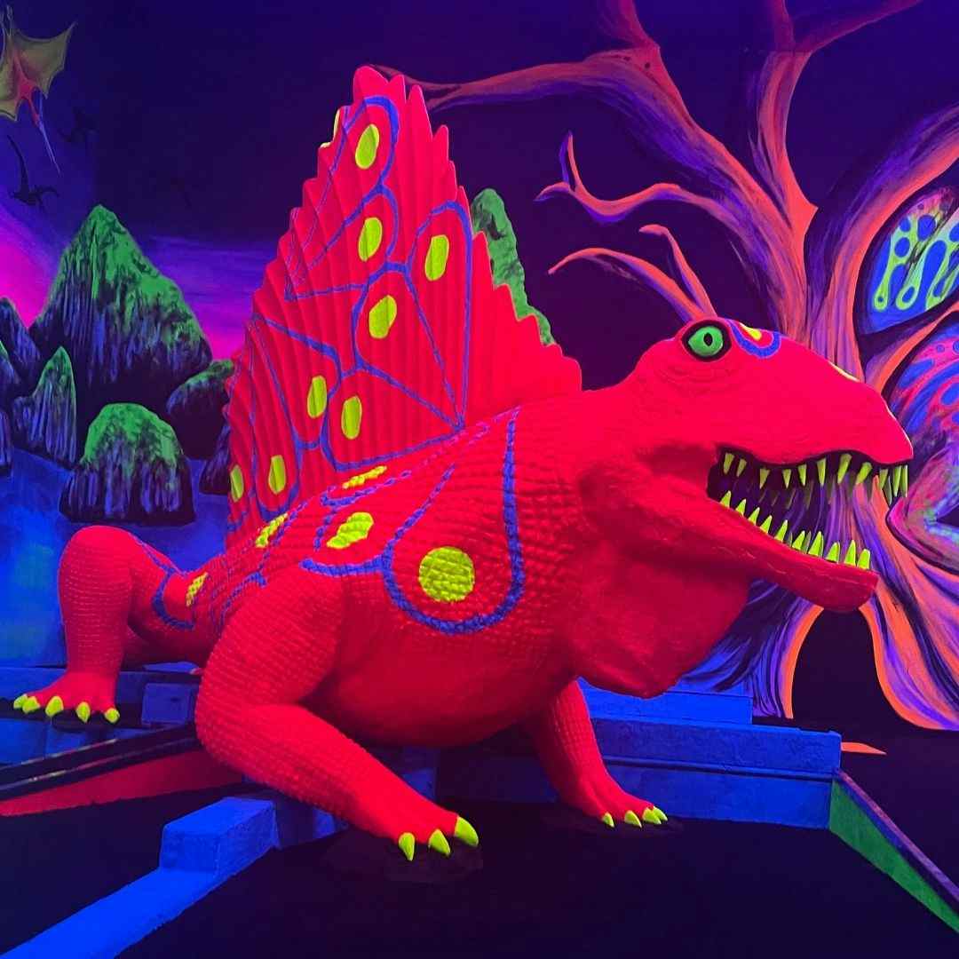 Jurassic mini golf  4