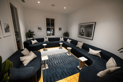 Lounge 2