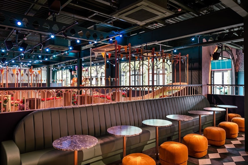 Fairground Bar 0