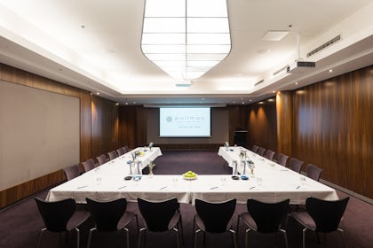 Lachlan Room 2