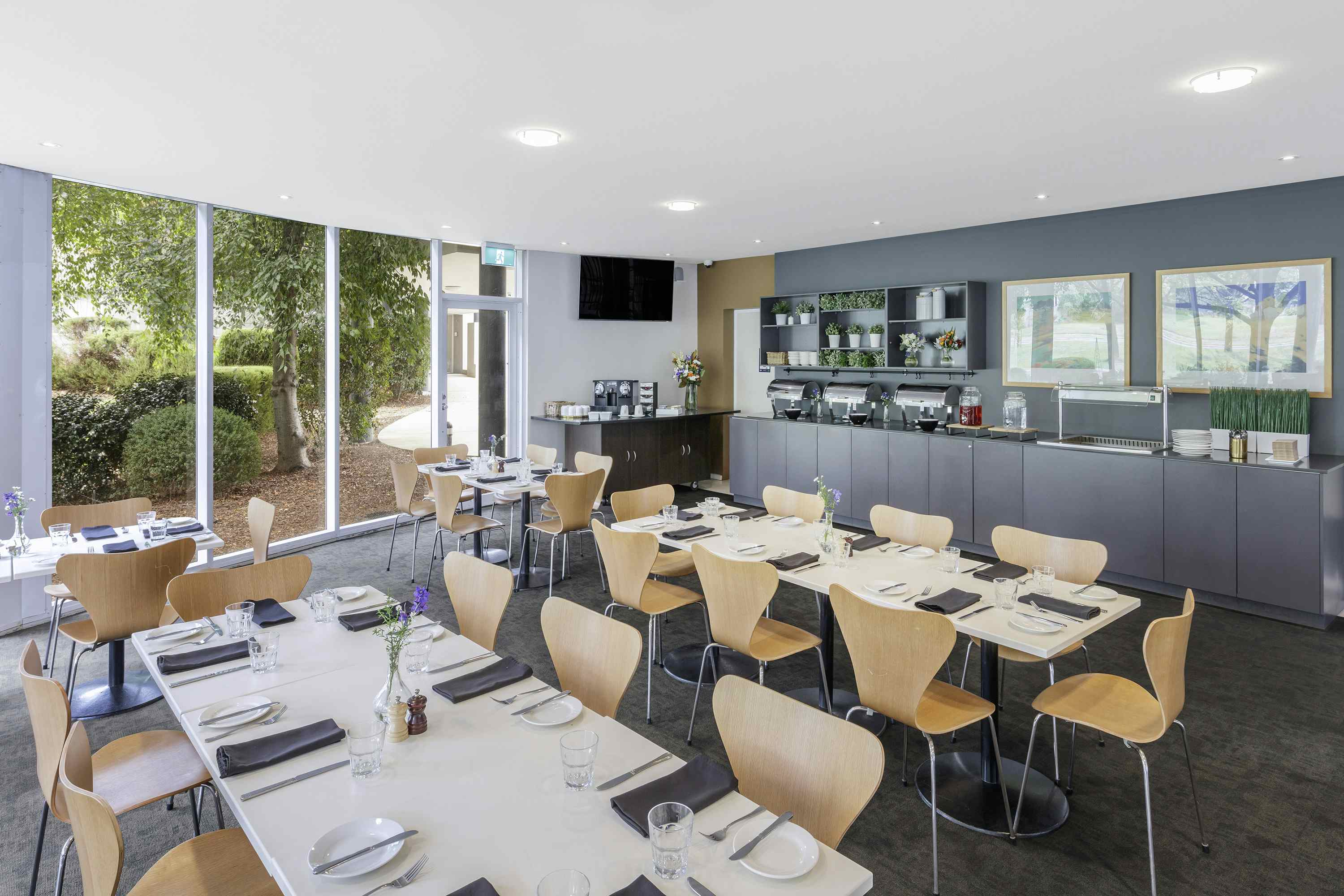 Hotel Bar and Restaurant  3