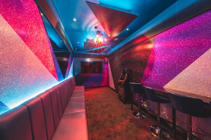 Rowena Suite 7