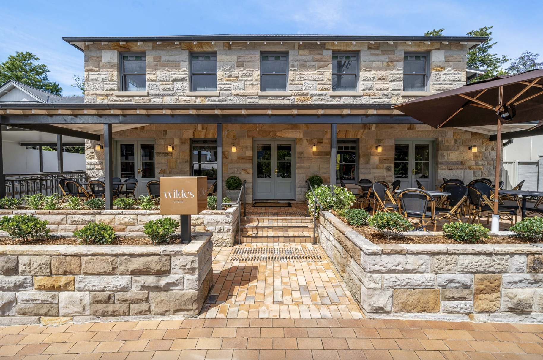 Wildes Dining, Verandah